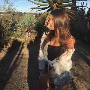 Meet your Posher, Ari